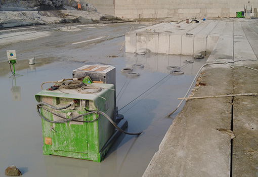 花崗巖開采繩鋸機(jī)